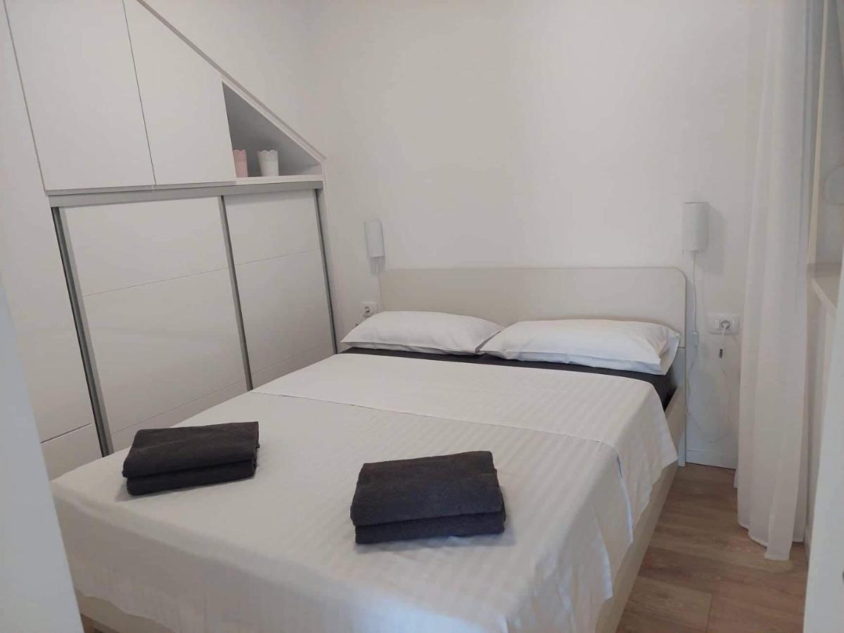 Ferienhaus Maestral - Kastel Kambelovac Kaštela Esterno foto