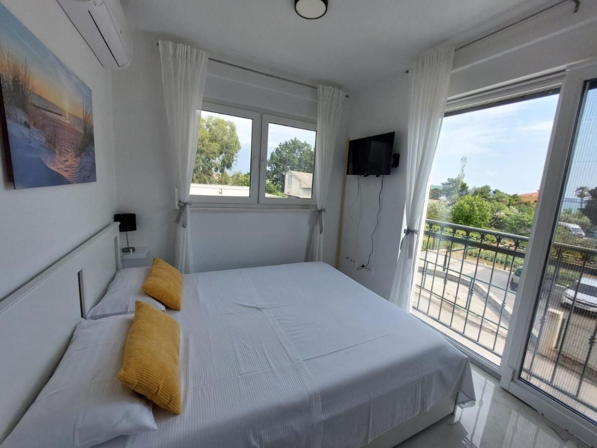 Ferienhaus Maestral - Kastel Kambelovac Kaštela Esterno foto