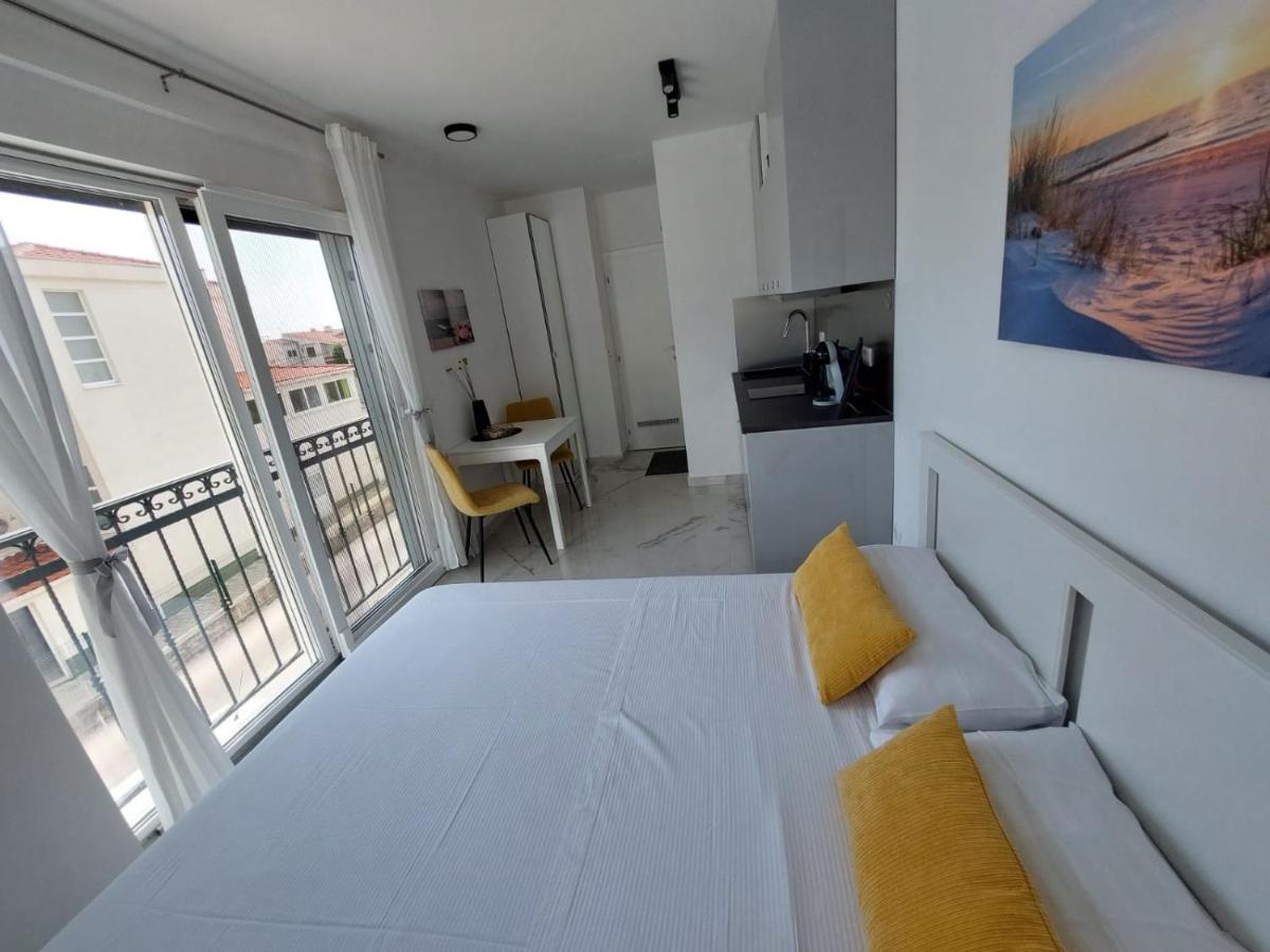Ferienhaus Maestral - Kastel Kambelovac Kaštela Esterno foto